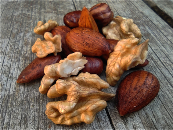 Namáčení ořechů a mandlí